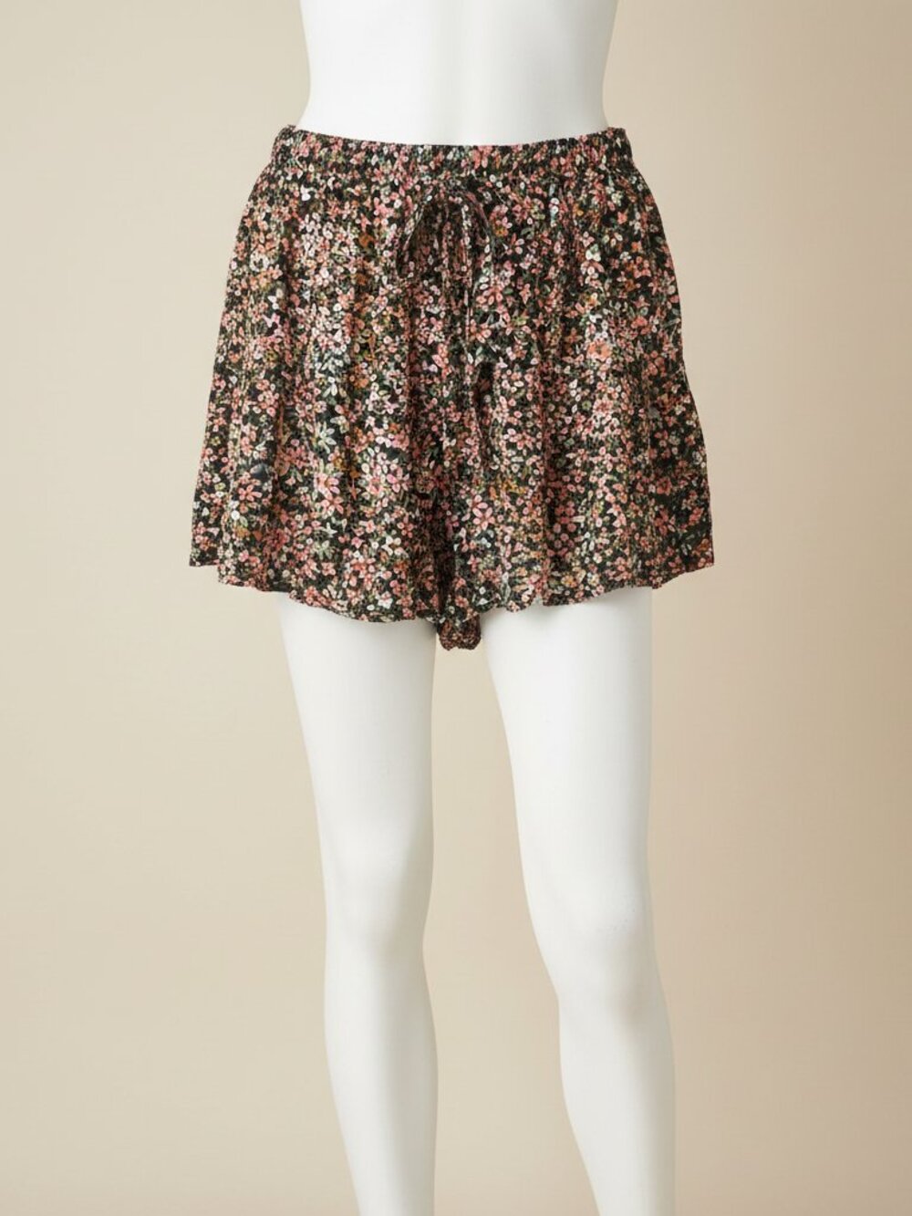 YMI Floral Pull-On Shorts Black Ditsy Floral Smocked Waist Ruffled Hem